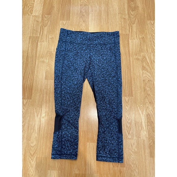 Lululemon Peace Revival Crop - Picture 1 of 7